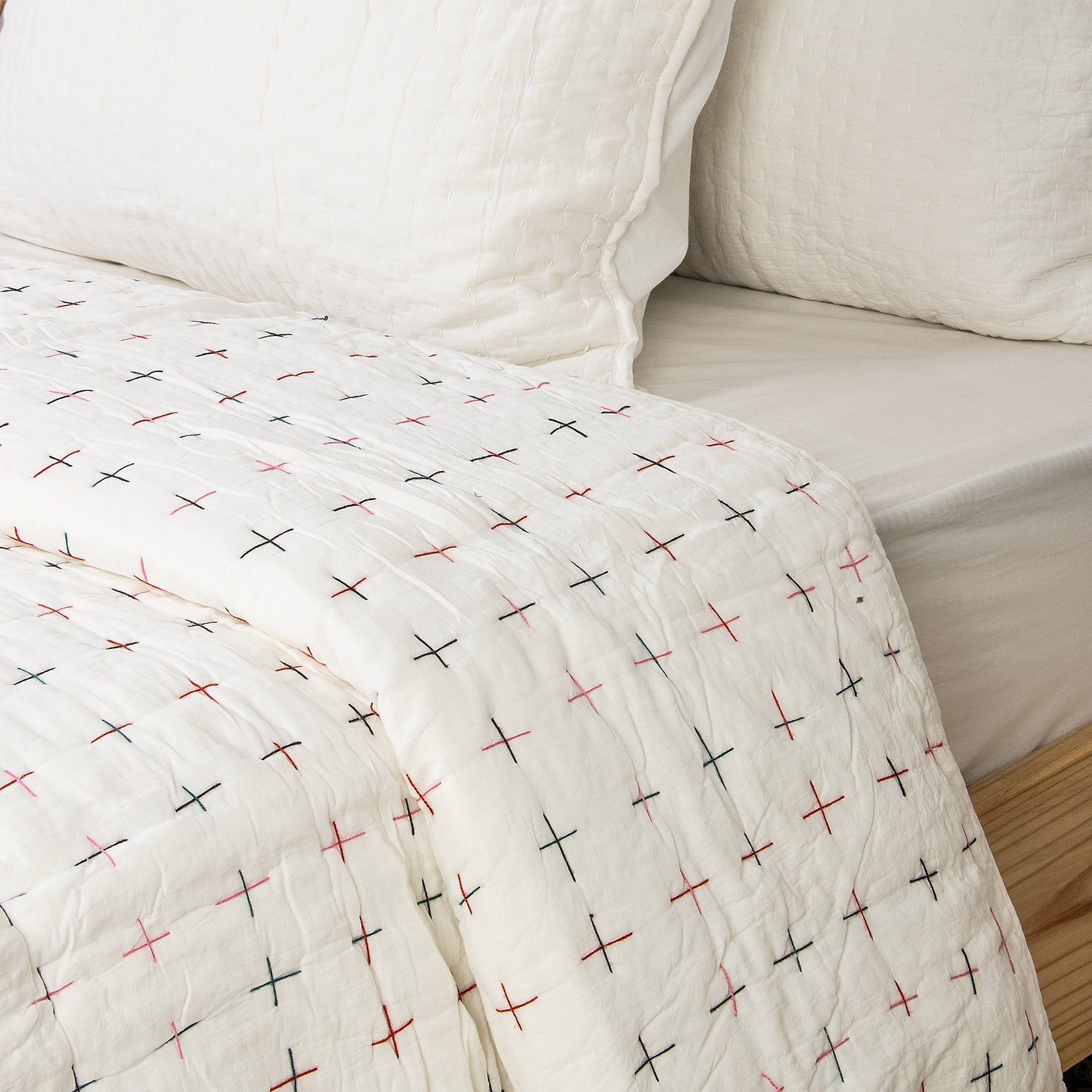 Trendy Handmde Solid Cotton Kantha Soft Blanket For Heavy Winter